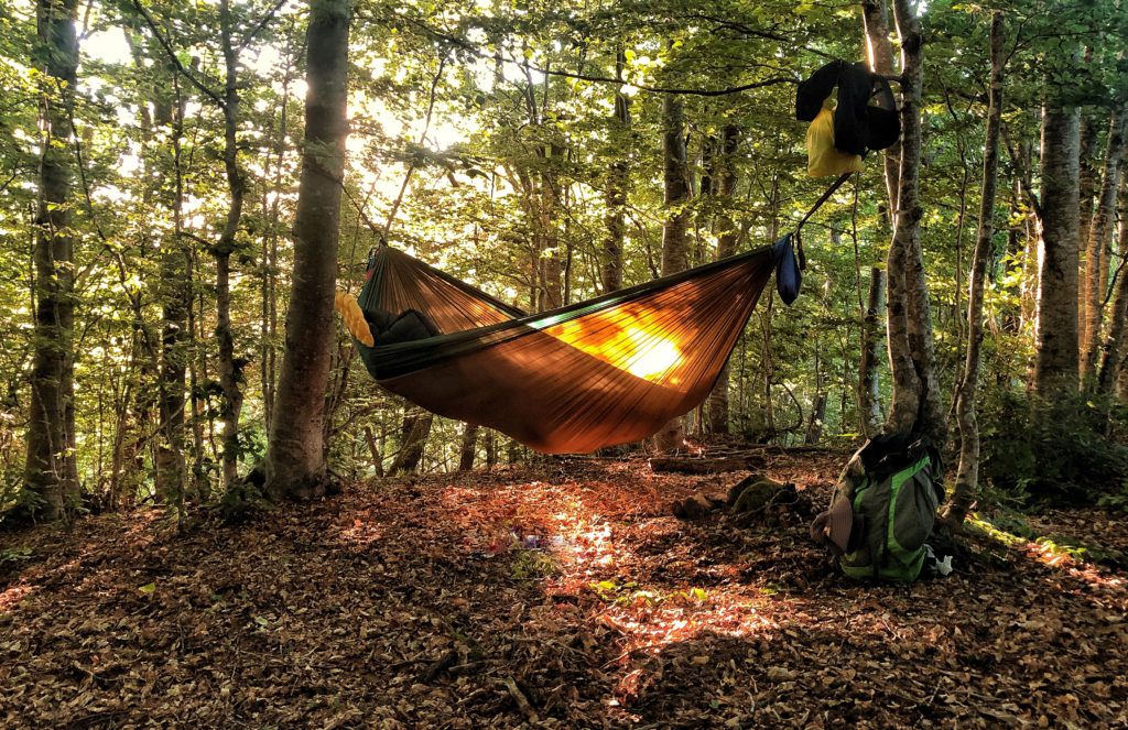 Giovanni Sgorbati: il trekking tra bushcraft, lunghe distanze, escursioni da scalzi e… il trombone!