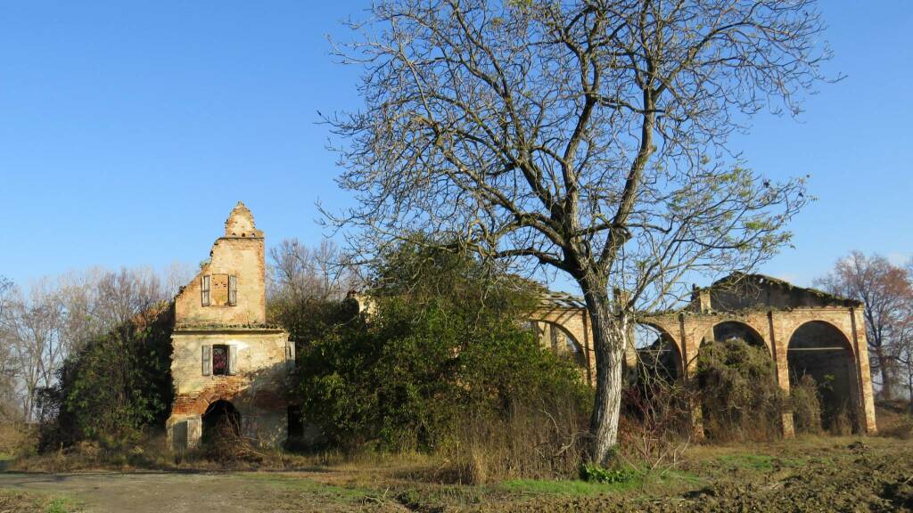 L’ascensore dei pesci e i racconti di fiume: le Camminate Piacentine sbarcano a Isola Serafini