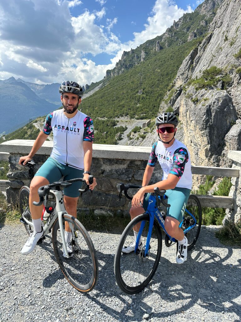 Mirko e Alessandro in bici per la ricerca sul cancro