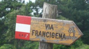 Scopri di più sull'articolo La via Francigena continua a crescere: pellegrini da 50 nazioni